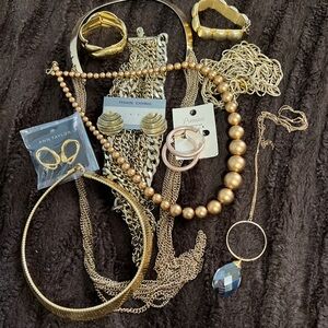 Goldtone Jewelry Lot 11 Pieces Vintage to Now Necklaces Bracelets Earrings